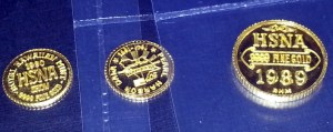 Left is newly discovered  10mm 1990 HSNA Show pattern. Middle is 10 mm 1941-1991 Pearl Harbor Dala. Right is 13 mm 1989 HSNA gold coin